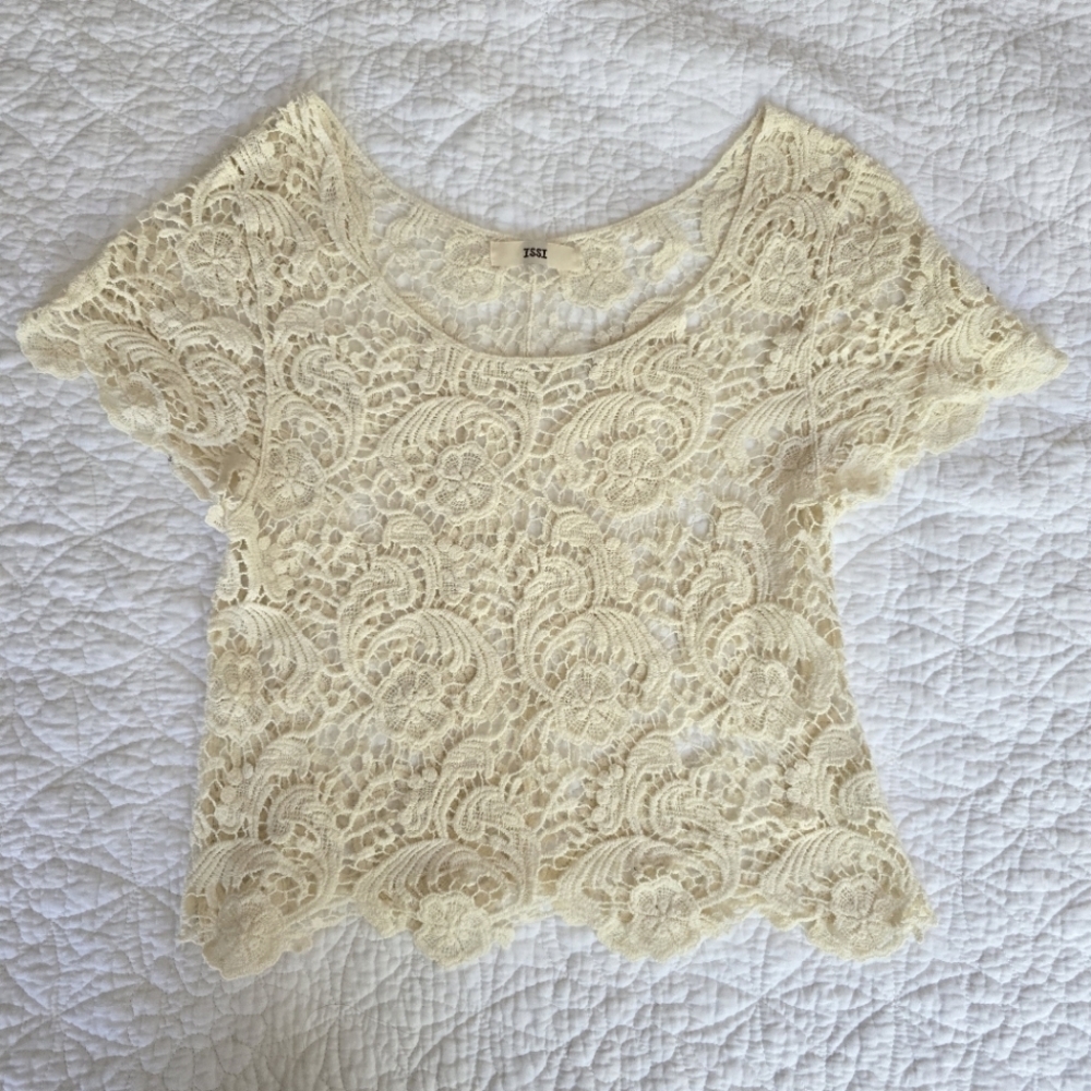 ISSI Cream Cotton Lace Crochet Slip Over Boho Top